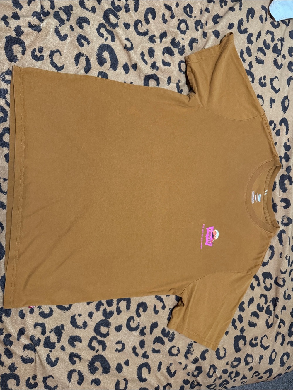 Levi's Kids Short Sleeve Tee in Caramel Brown with Pink Logo